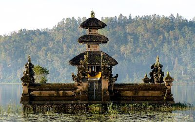 1024px-Pura_Ulun_Danu_Bratan_Bedugul_Bali_492070452